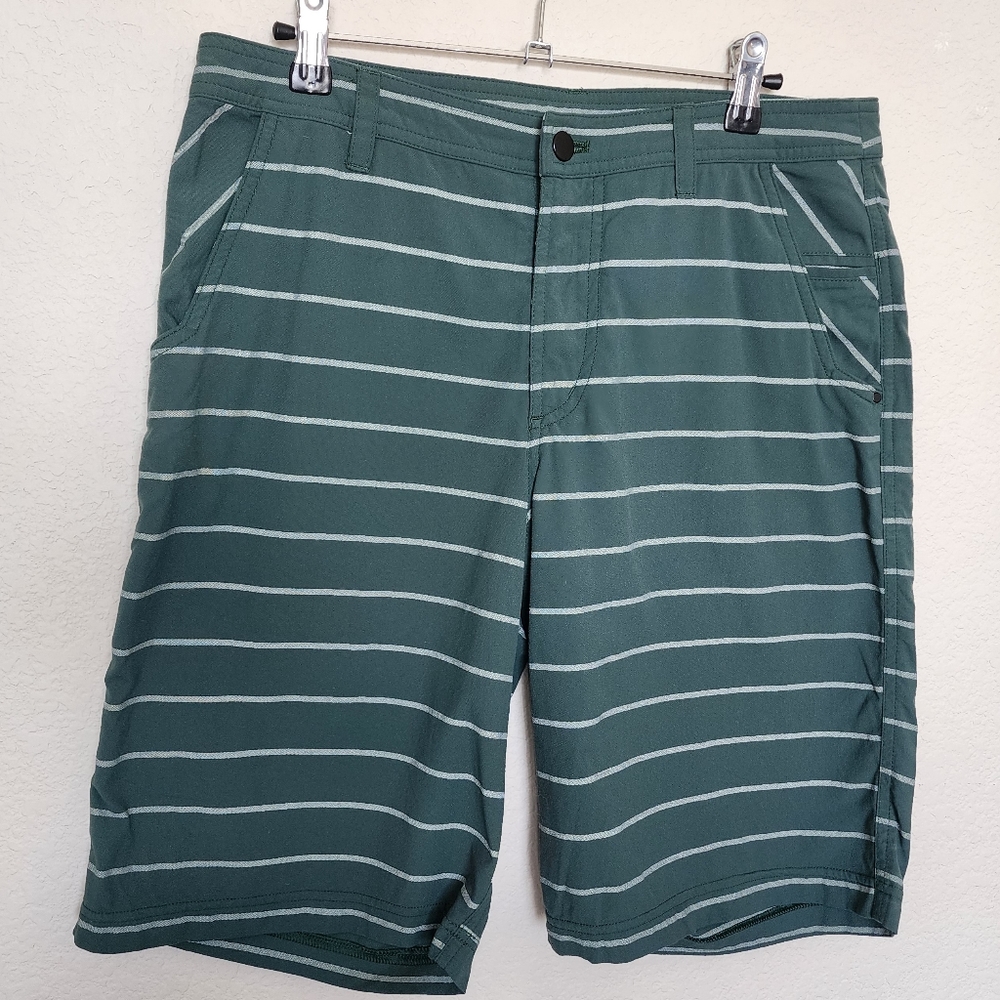 Lululemon Mens Size 32 Commission Stretch Chino Golf Shorts Green White Stripes